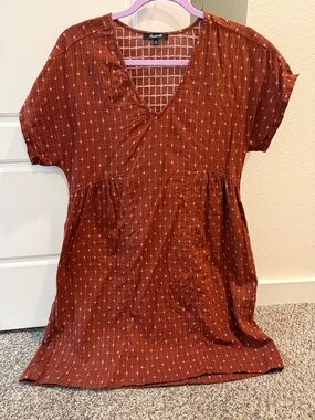 Madewell Rust V-Neck Babydoll Tunic with Subtle Print